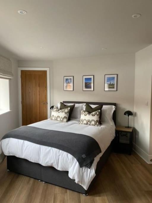 New Modern Studio Apartment Near To City Centre Salisbury Exteriör bild