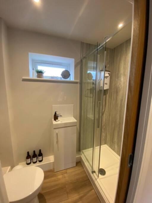 New Modern Studio Apartment Near To City Centre Salisbury Exteriör bild