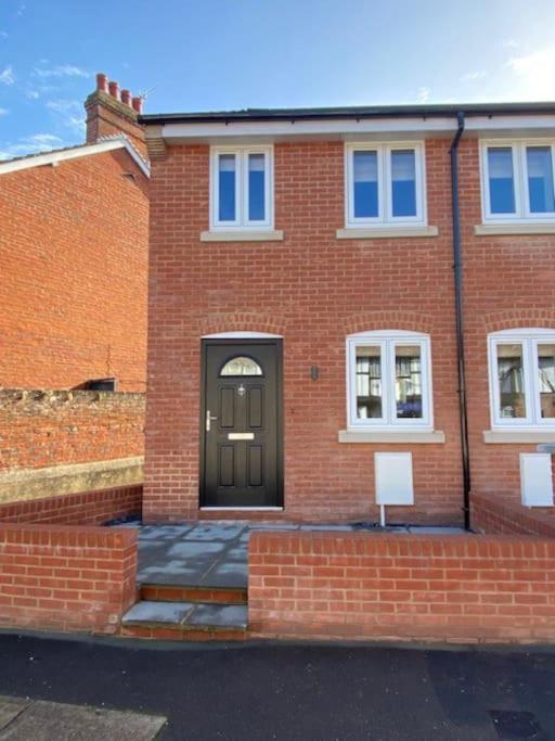 New Modern Studio Apartment Near To City Centre Salisbury Exteriör bild
